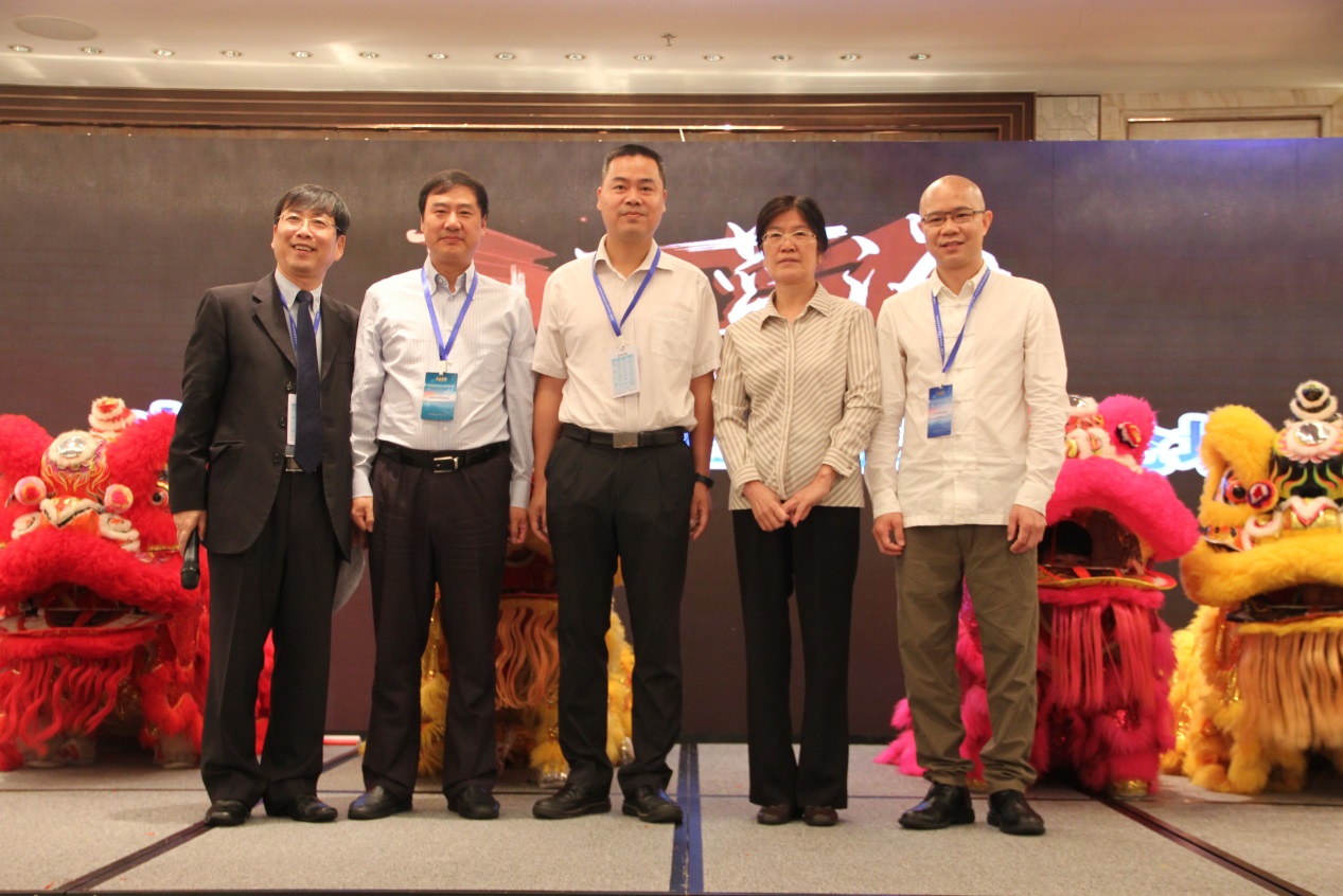 说明: E:\中价协第四届企业家高层论坛(2016.5 广东·深圳)\照片\IMG_2353.JPG